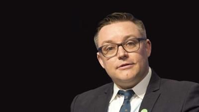 Headshot of Seth Schultz